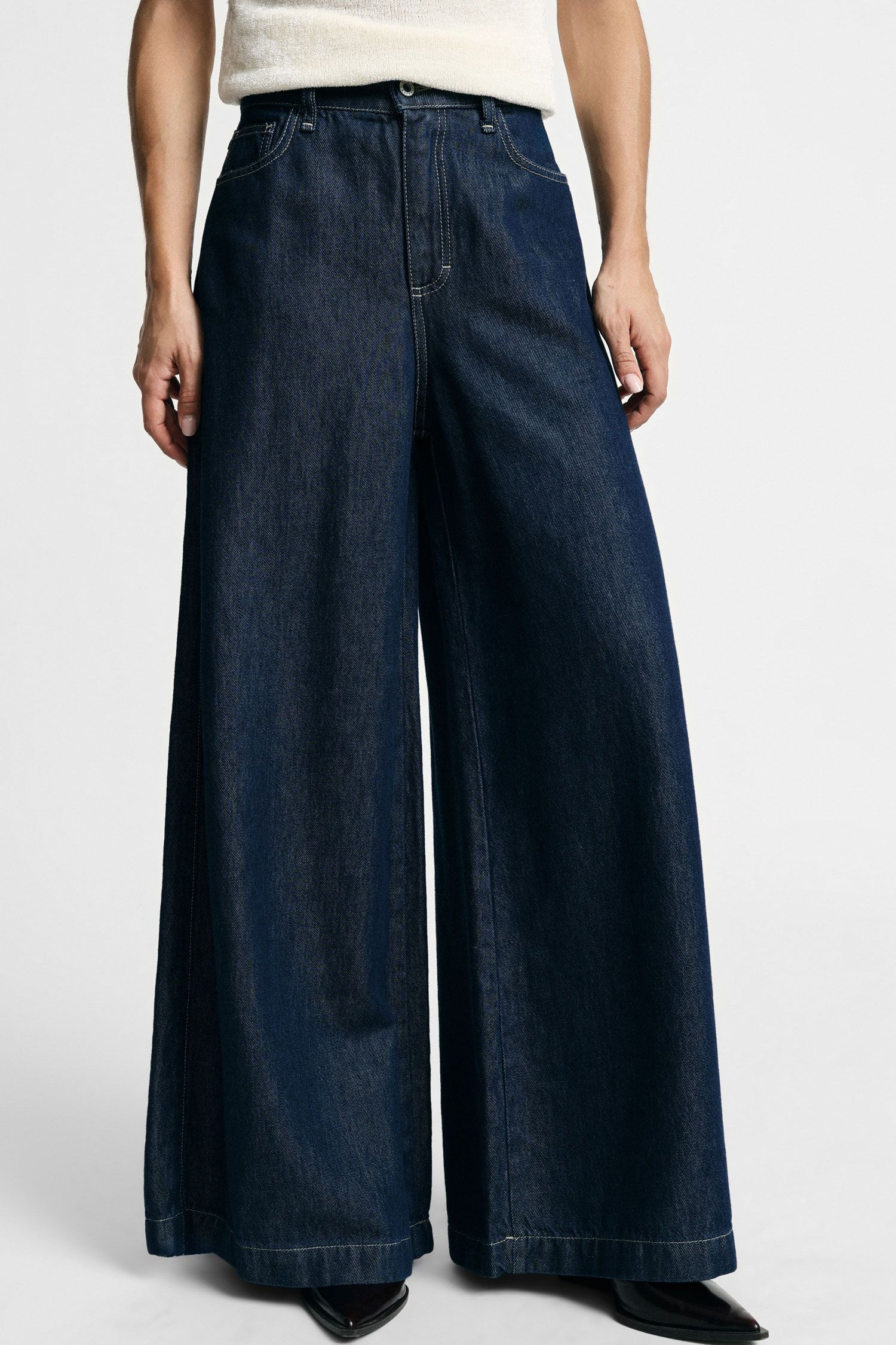 Wide Flare Jeans - Image 2